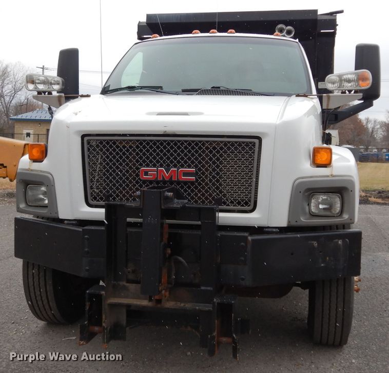 image for item DE4129 2004 GMC 7500 dump truck