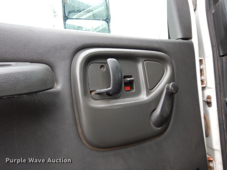 image for item DE4129 2004 GMC 7500 dump truck