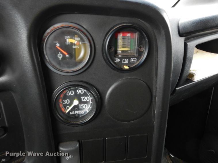 image for item DE4129 2004 GMC 7500 dump truck