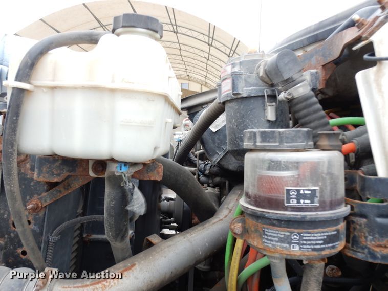 image for item DE4129 2004 GMC 7500 dump truck