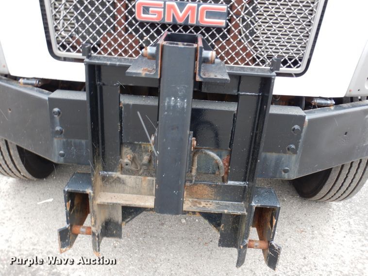 image for item DE4129 2004 GMC 7500 dump truck