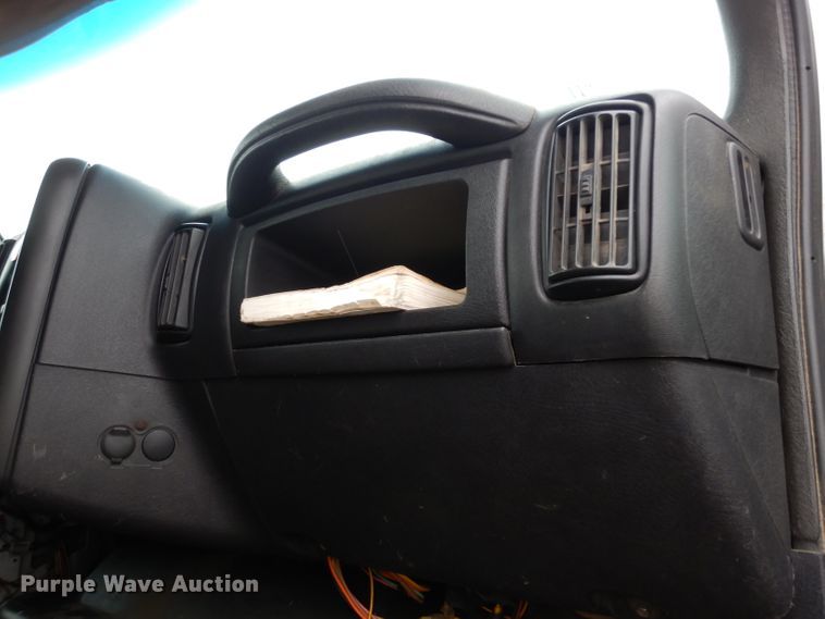 image for item DE4129 2004 GMC 7500 dump truck