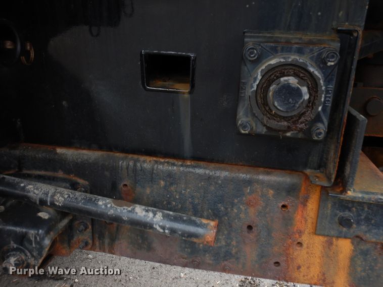 image for item DE4129 2004 GMC 7500 dump truck