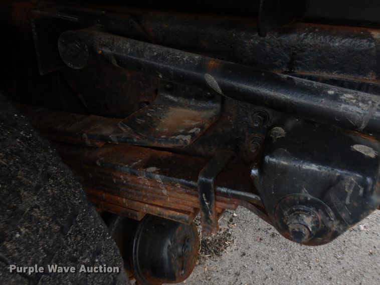 image for item DE4129 2004 GMC 7500 dump truck