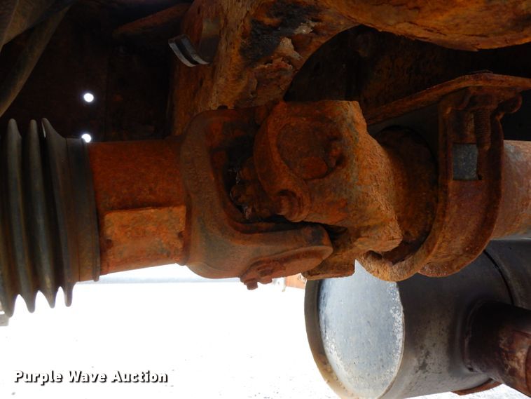 image for item DE4129 2004 GMC 7500 dump truck