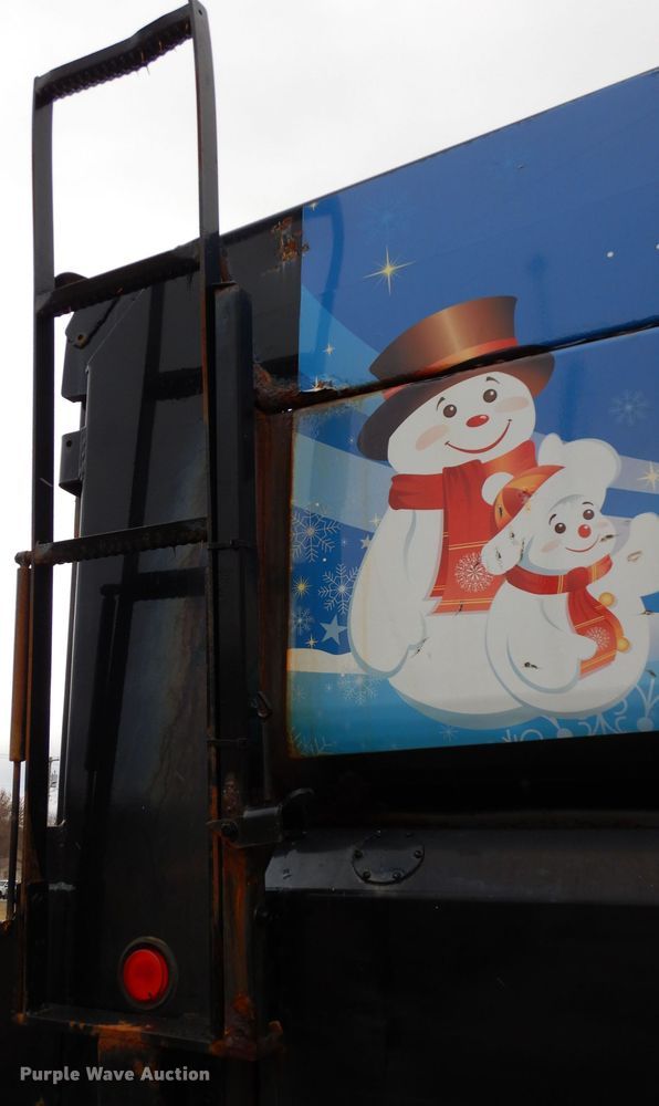 image for item DE4129 2004 GMC 7500 dump truck