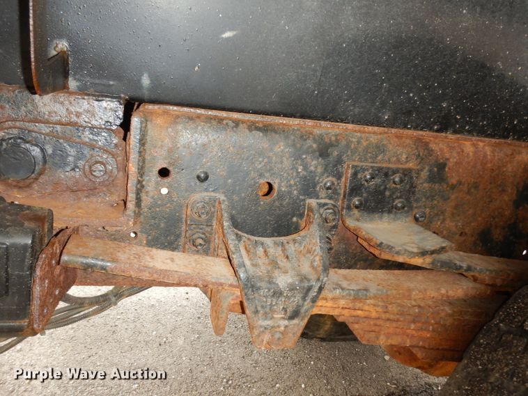 image for item DE4129 2004 GMC 7500 dump truck