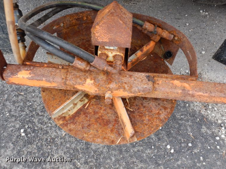 image for item DE4129 2004 GMC 7500 dump truck