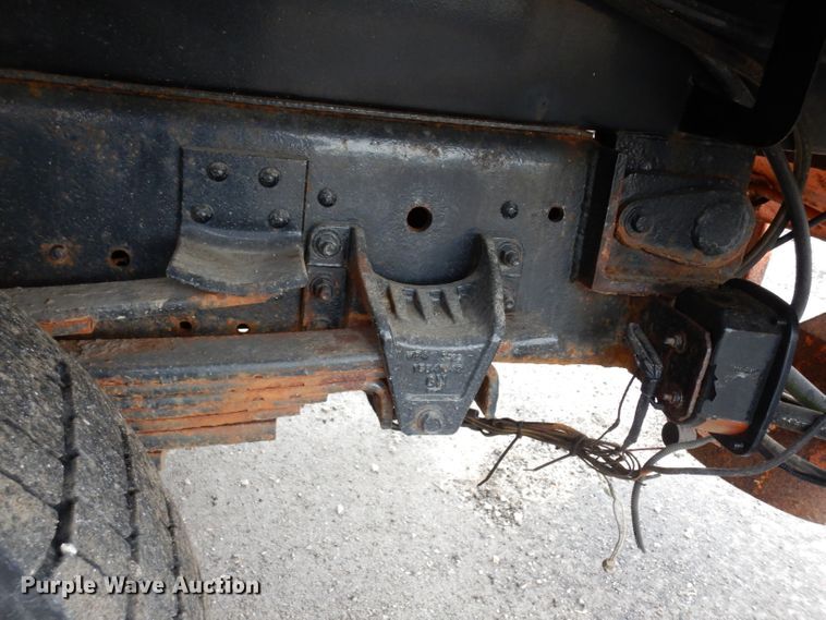 image for item DE4129 2004 GMC 7500 dump truck