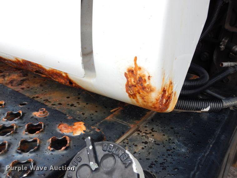 image for item DE4129 2004 GMC 7500 dump truck