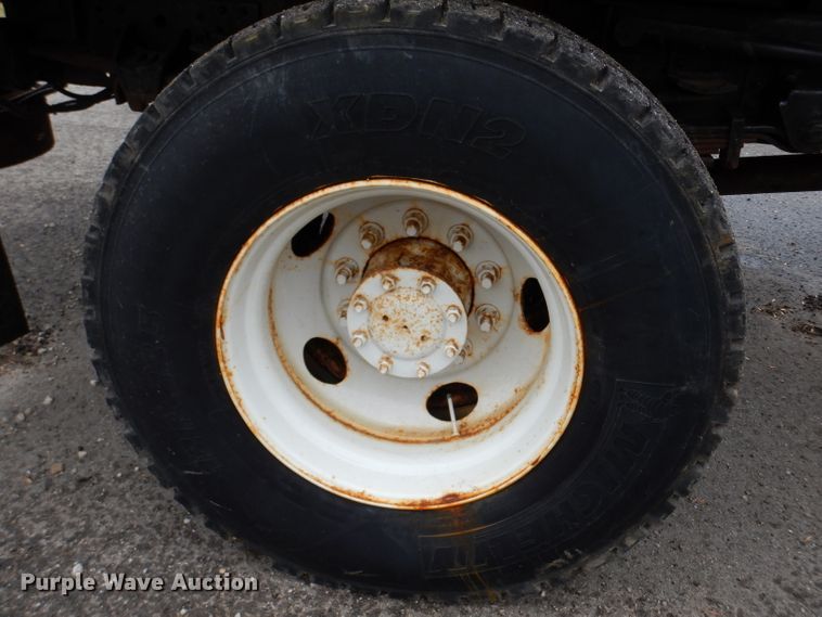 image for item DE4129 2004 GMC 7500 dump truck