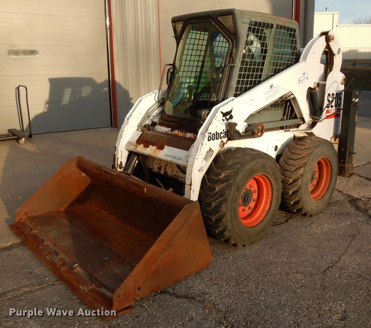image for item DE4147 2005 Bobcat S205 skid steer