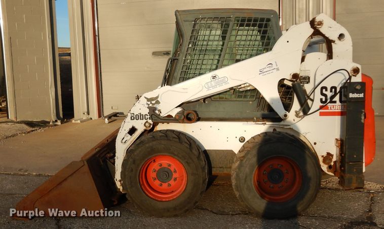 image for item DE4147 2005 Bobcat S205 skid steer