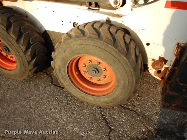 image for item DE4147 2005 Bobcat S205 skid steer