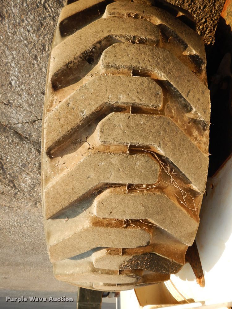 image for item DE4147 2005 Bobcat S205 skid steer