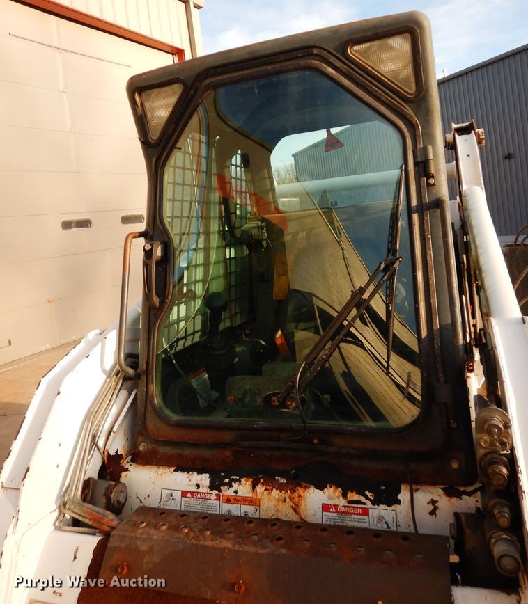 image for item DE4147 2005 Bobcat S205 skid steer