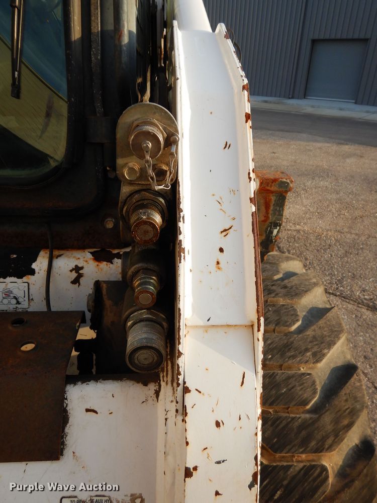 image for item DE4147 2005 Bobcat S205 skid steer