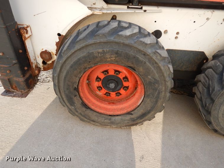 image for item DE4147 2005 Bobcat S205 skid steer