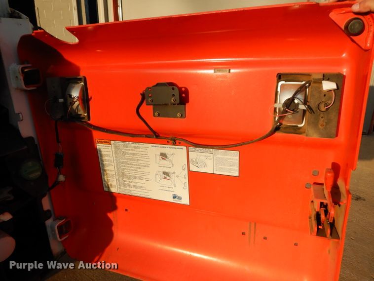 image for item DE4147 2005 Bobcat S205 skid steer