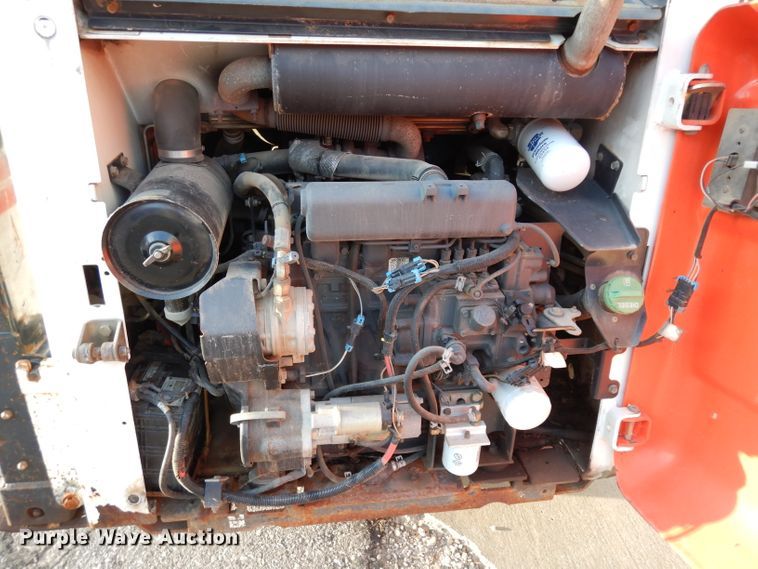 image for item DE4147 2005 Bobcat S205 skid steer