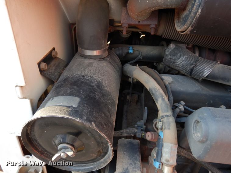 image for item DE4147 2005 Bobcat S205 skid steer