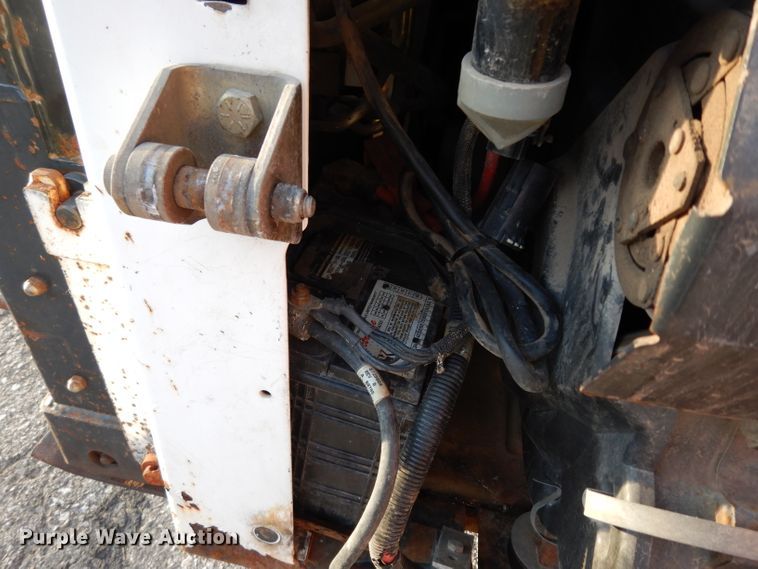 image for item DE4147 2005 Bobcat S205 skid steer