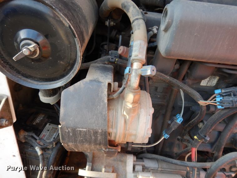 image for item DE4147 2005 Bobcat S205 skid steer