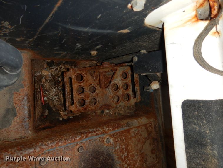 image for item DE4147 2005 Bobcat S205 skid steer