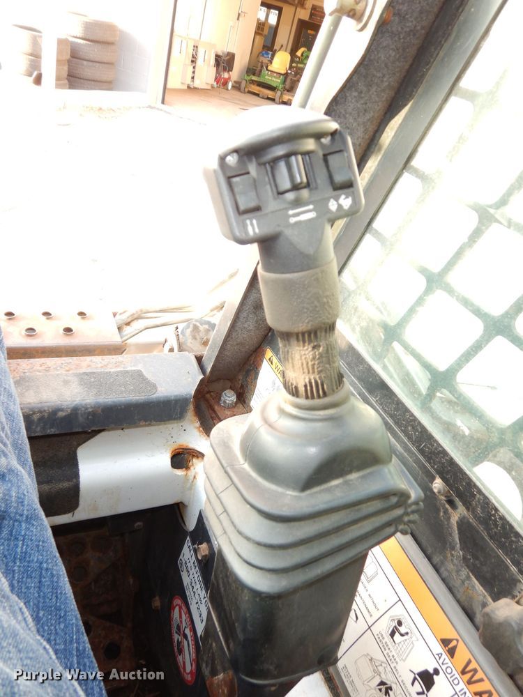 image for item DE4147 2005 Bobcat S205 skid steer