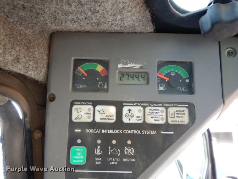 image for item DE4147 2005 Bobcat S205 skid steer