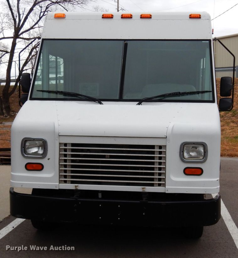 image for item DE4160 2005 Ford E350 Super Duty delivery van