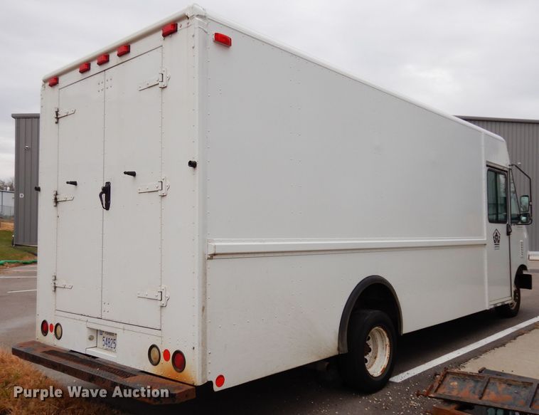 image for item DE4160 2005 Ford E350 Super Duty delivery van