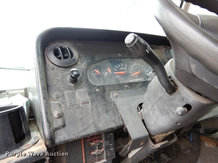 image for item DE4160 2005 Ford E350 Super Duty delivery van