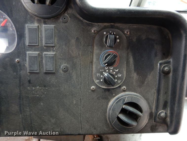 image for item DE4160 2005 Ford E350 Super Duty delivery van