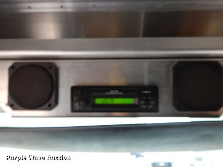 image for item DE4160 2005 Ford E350 Super Duty delivery van