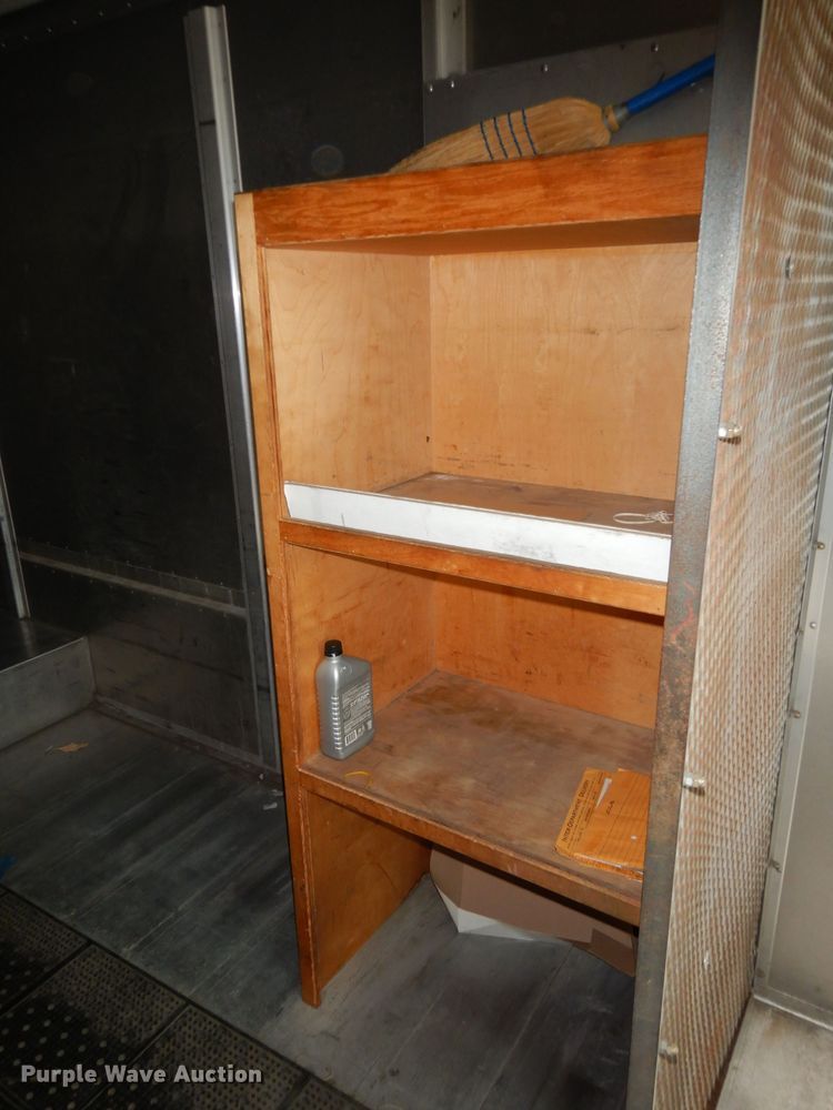 image for item DE4160 2005 Ford E350 Super Duty delivery van