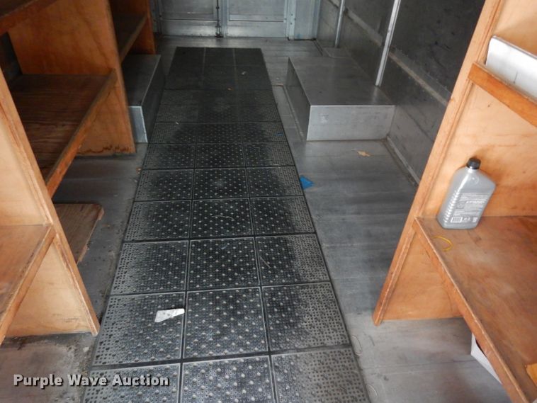 image for item DE4160 2005 Ford E350 Super Duty delivery van