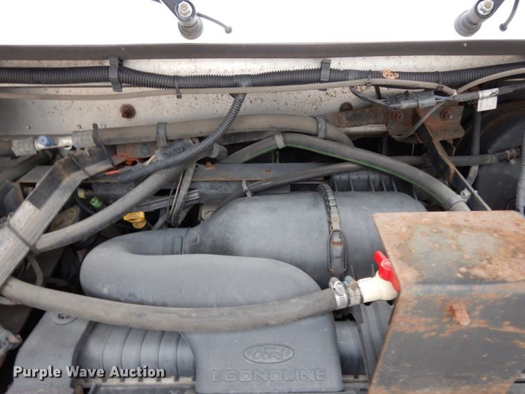 image for item DE4160 2005 Ford E350 Super Duty delivery van