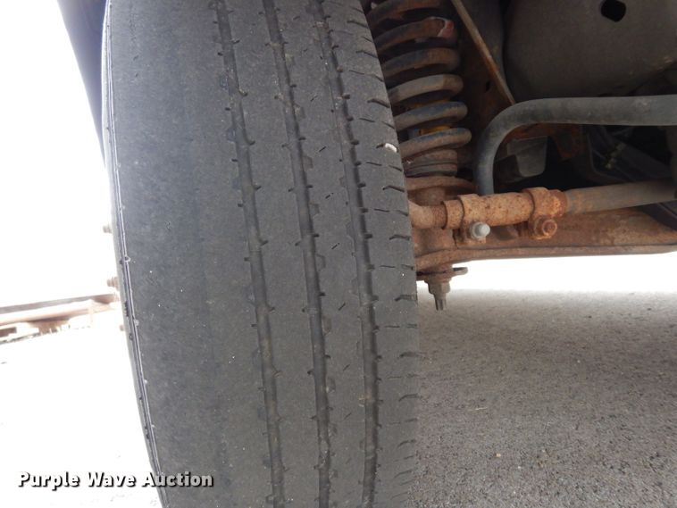 image for item DE4160 2005 Ford E350 Super Duty delivery van