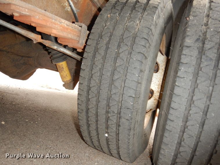 image for item DE4160 2005 Ford E350 Super Duty delivery van