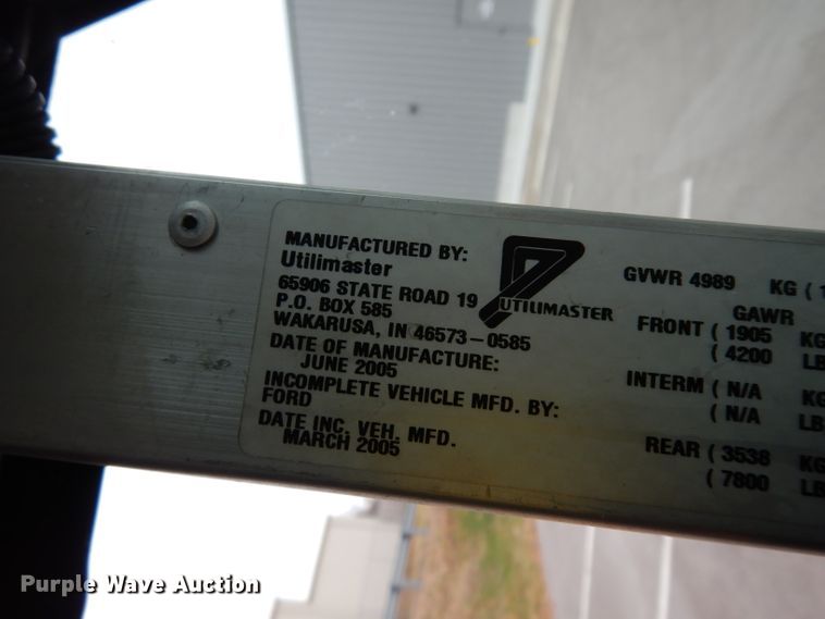 image for item DE4160 2005 Ford E350 Super Duty delivery van