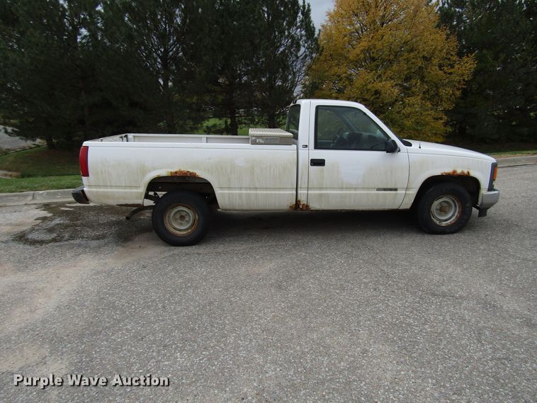 image for item DG6602 1997 GMC Sierra 1500 pickup truck