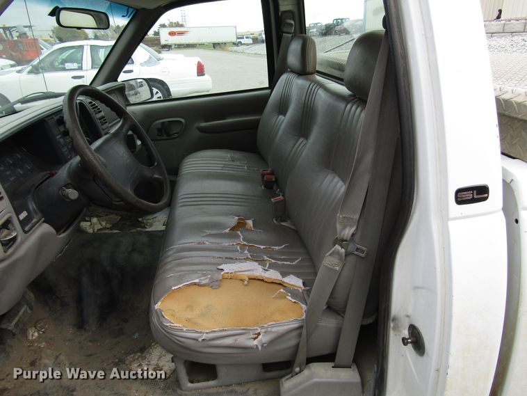 image for item DG6602 1997 GMC Sierra 1500 pickup truck