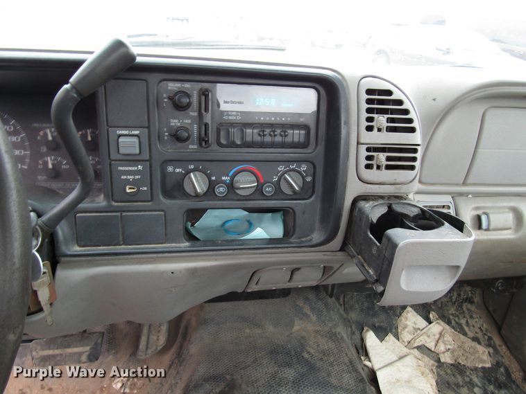 image for item DG6602 1997 GMC Sierra 1500 pickup truck