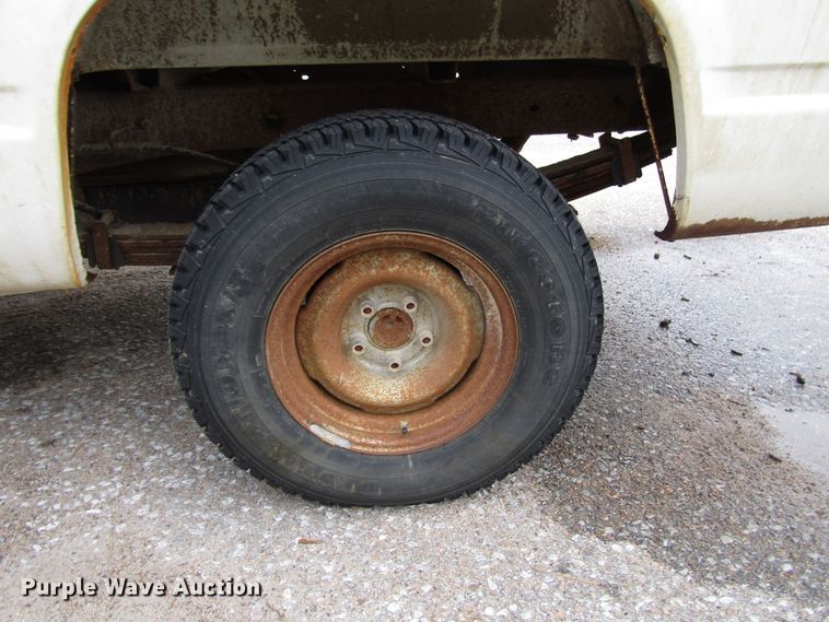 image for item DG6602 1997 GMC Sierra 1500 pickup truck