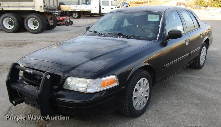 image for item DG6673 2011 Ford Crown Victoria Police Interceptor