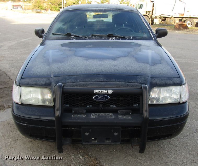image for item DG6673 2011 Ford Crown Victoria Police Interceptor