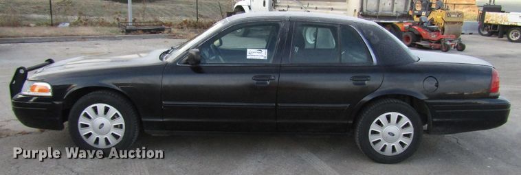 image for item DG6673 2011 Ford Crown Victoria Police Interceptor