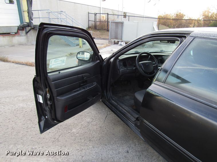 image for item DG6673 2011 Ford Crown Victoria Police Interceptor