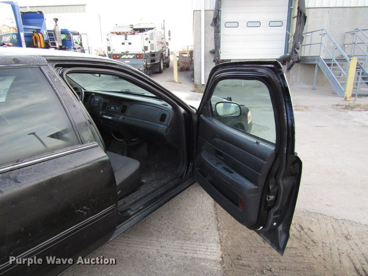 image for item DG6673 2011 Ford Crown Victoria Police Interceptor